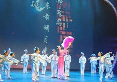 規(guī)范演藝清流 營業(yè)性演出禁假唱的藝術(shù)與道德底線